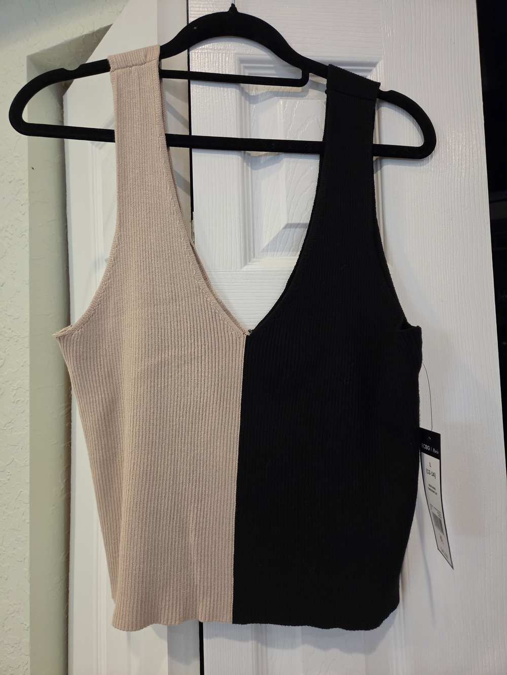 BCBG Paris Two-Tone Ribbed V-Neck Tank Top - Black & Beige